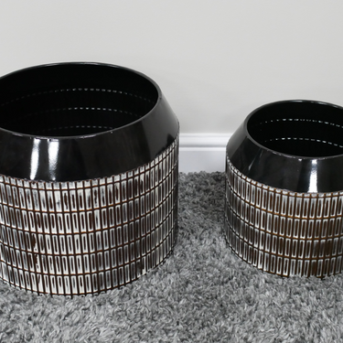 Set Of 2 Black Planters