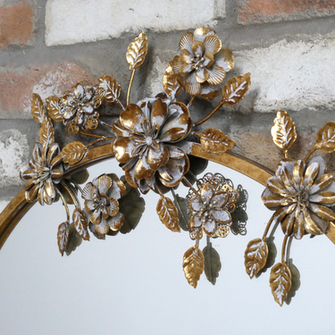 Mirror With Flower Decoration
