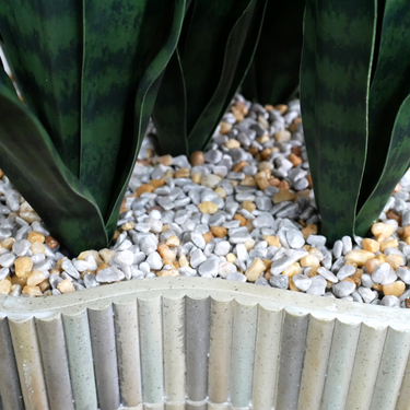 Planter & Artificial Plants