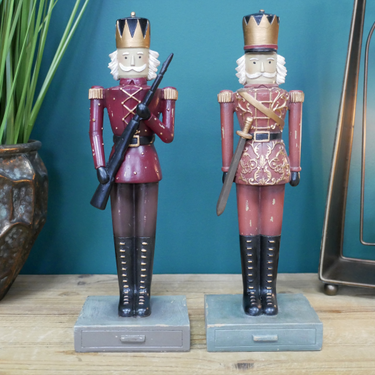 Set Of 2 Soldiers