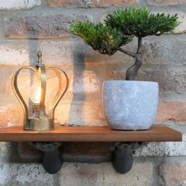 Hands Shelf