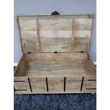 Large Trunk / Coffee Table