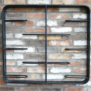 10 Bottle Wall Holder