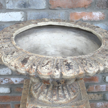 62cm Urn
